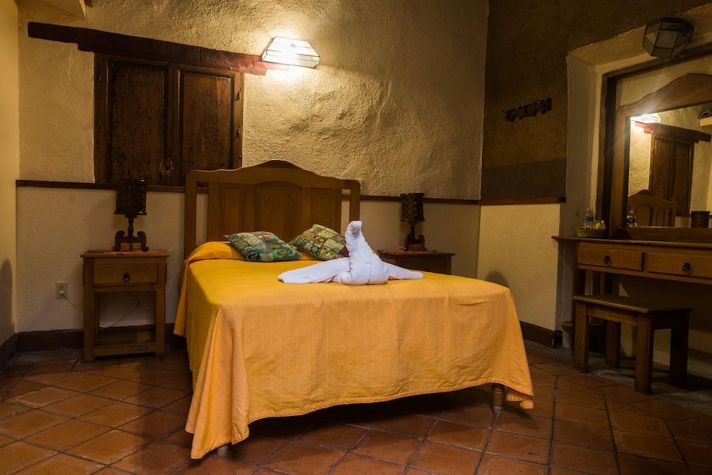 Del Callejon Hotel 3*